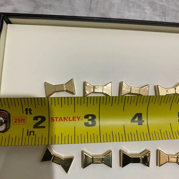 Kate Spade 24 Gold Tone Bow Push Pins 1/2in - Picture 3 of 10